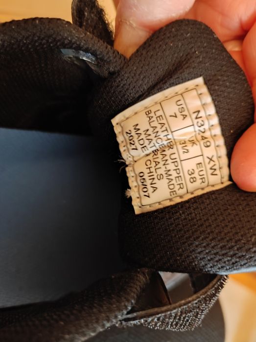 Продавам нови ортопедични маратонки, 38 номер, черни, качество