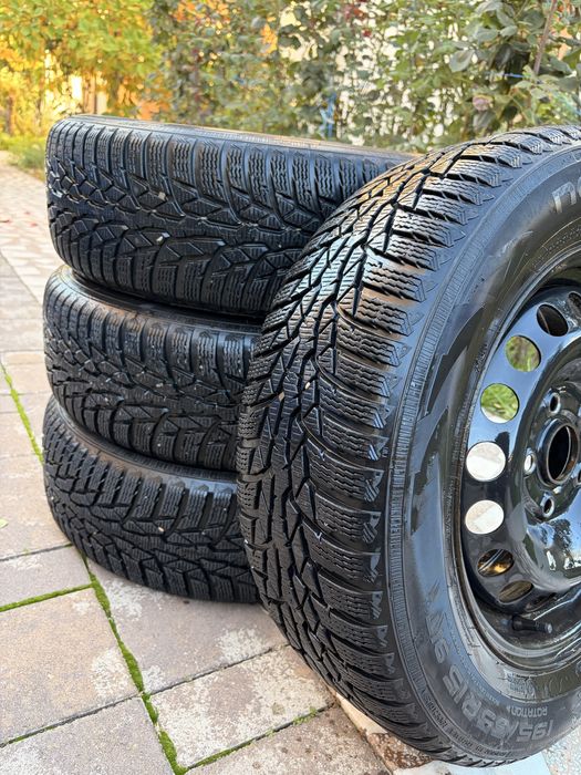 Anvelope iarna Nokian 195/65R15 WR D4 cu jante tabla