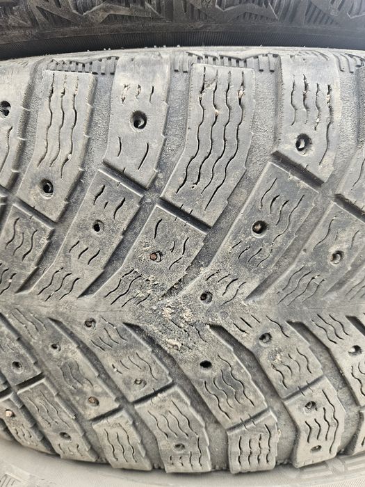 Продам Шины 215/ 55 R 17.