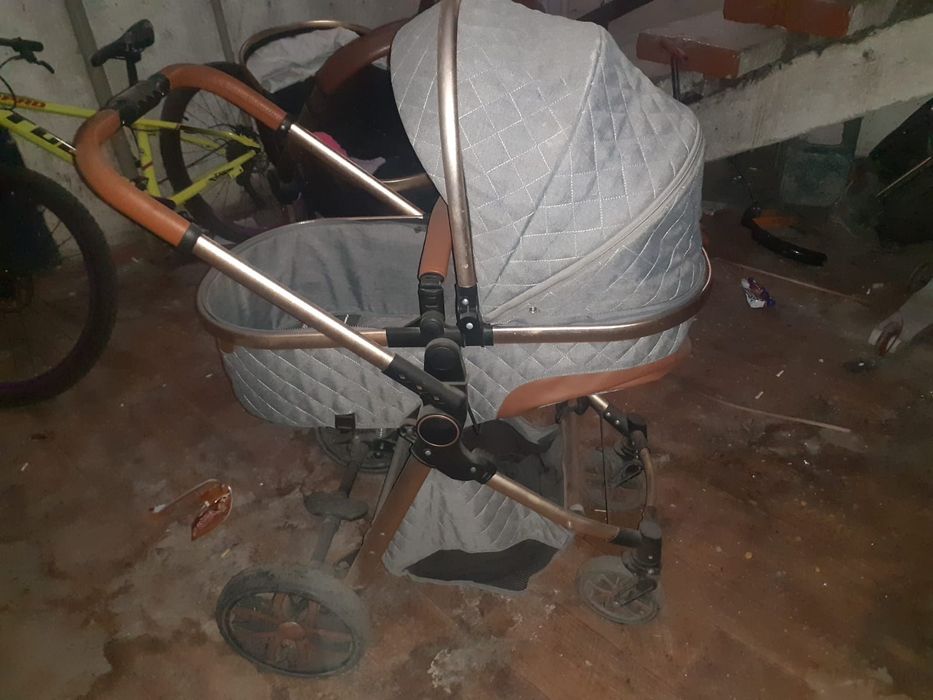 Срочно продам коляску