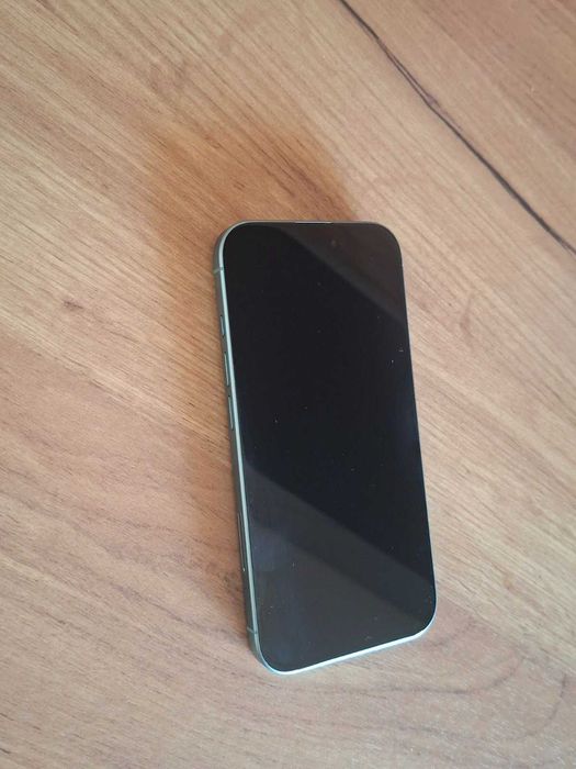 Продавам iPhone 16, 128 GB