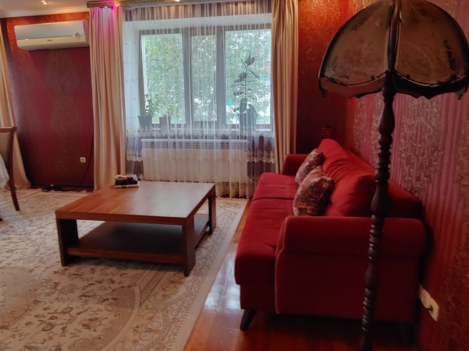 Журнальный столик