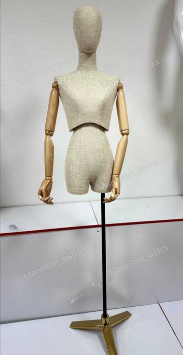 Женский манекен с поворотной талией