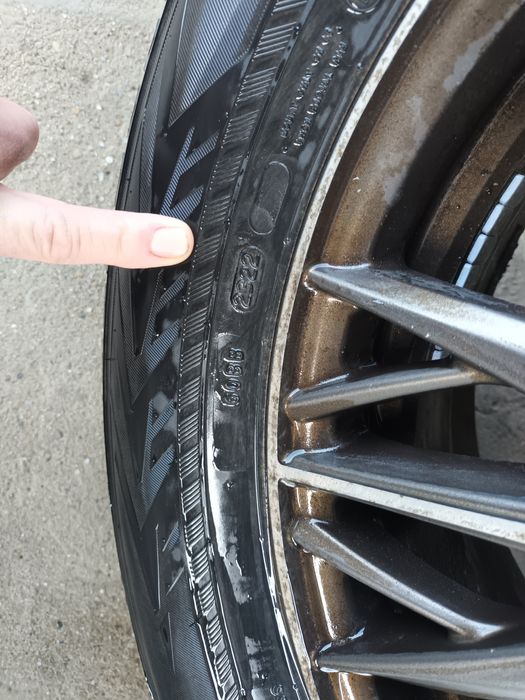 Roți cu cauciucuri de iarna  R17 folosite pe TIGUAN