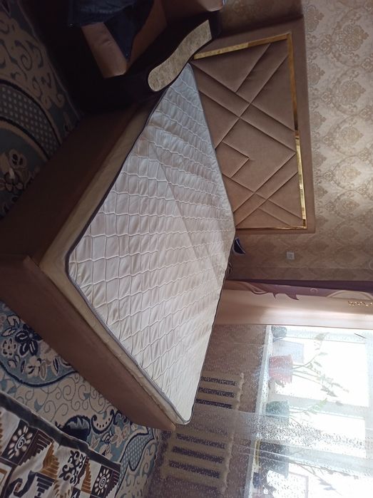 Спальный кровать