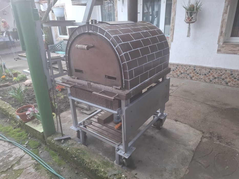 Vand cuptor pt pizza cu gratar si masa incorporate