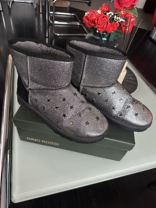 Ботуши 39 номер.