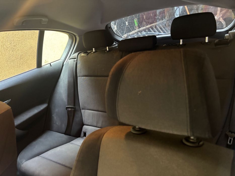 Vând BMW seria 1 an 2005 motor 1.6 benzină, 120 cai