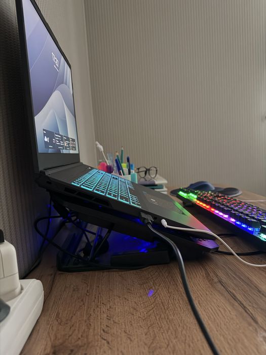 FIREBAT H6 RTX 4050, Ryzen 7, 165hz, 16”