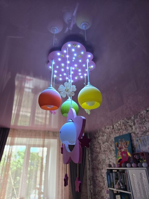Продаётся люстра в детскую