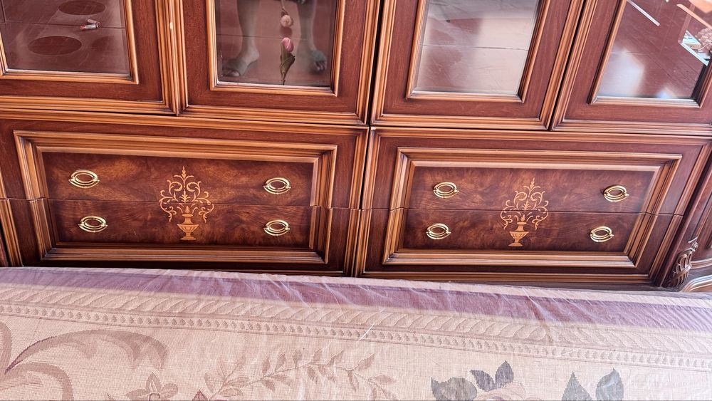 Горка стенка шкаф для зала