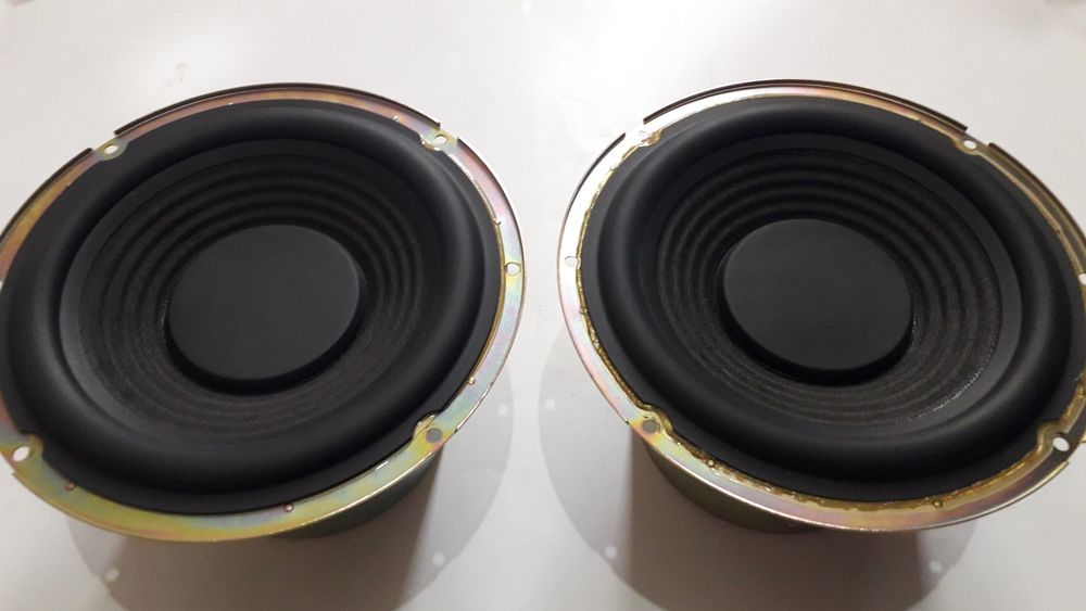Subwoofer SONY Bir Juft 8 dyum 2x