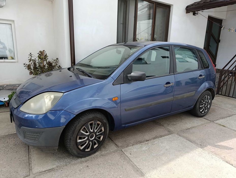 Vând Ford Fiesta