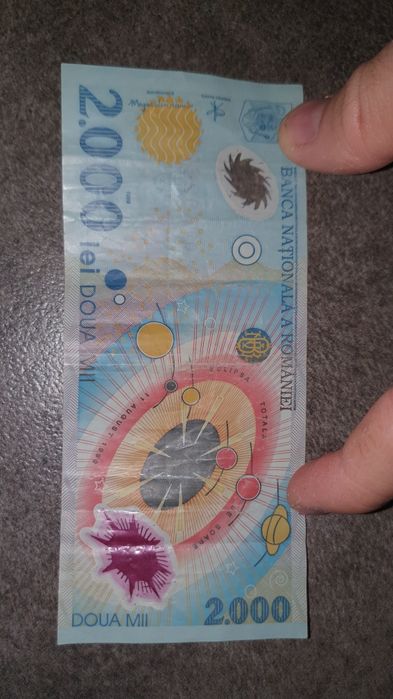 Bacnota veche de 2000 lei