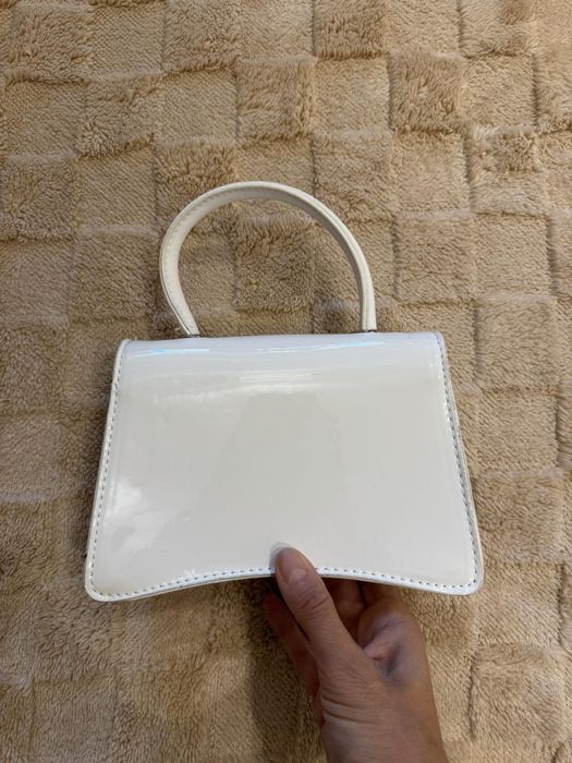 Сватбена рокля тип русалка с гол гръб-размер С/М-еластична