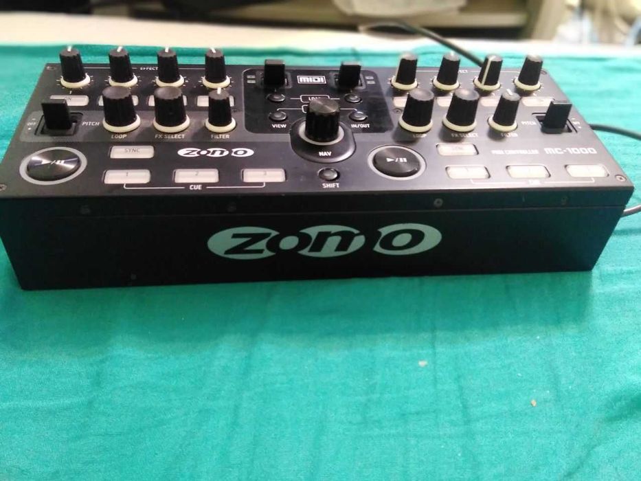 DJ Midi Controller ZOMO MC 1000 si sursa microfon condensator SCT 800