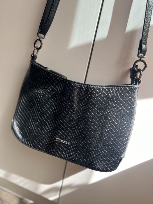 Черна кожена чанта