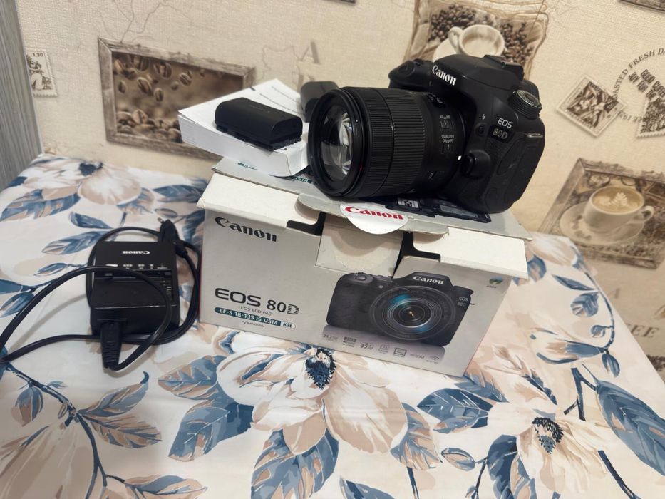 Canon D80+ obiectiv 18-85+ obictiv 50 mm