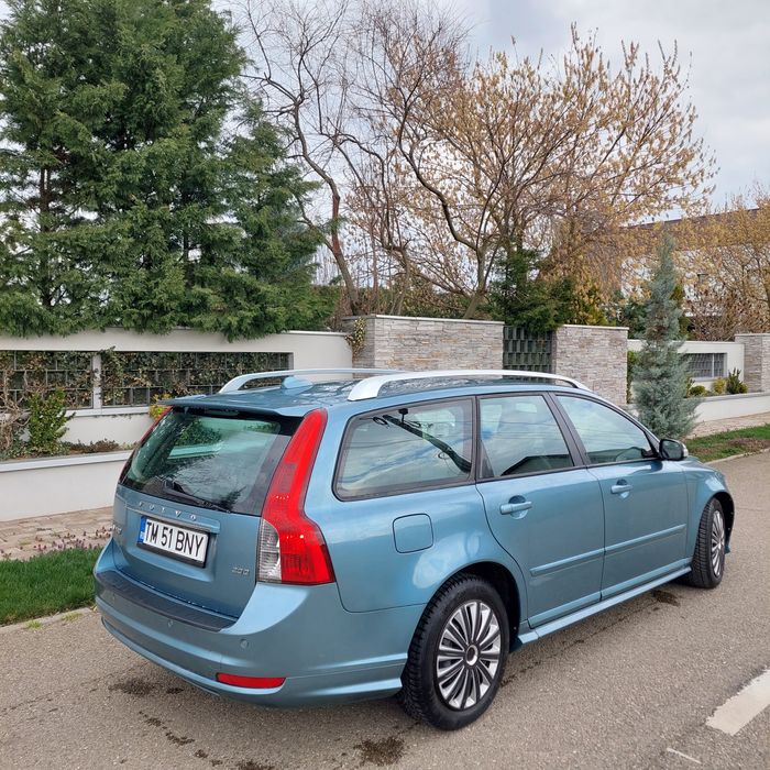 Volvo v50 2.0d r design 2009