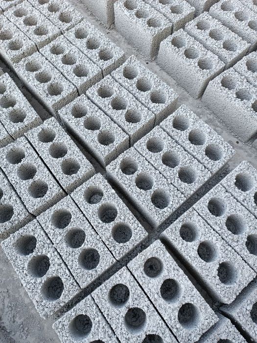 Shlakablok birinchi qolmiza