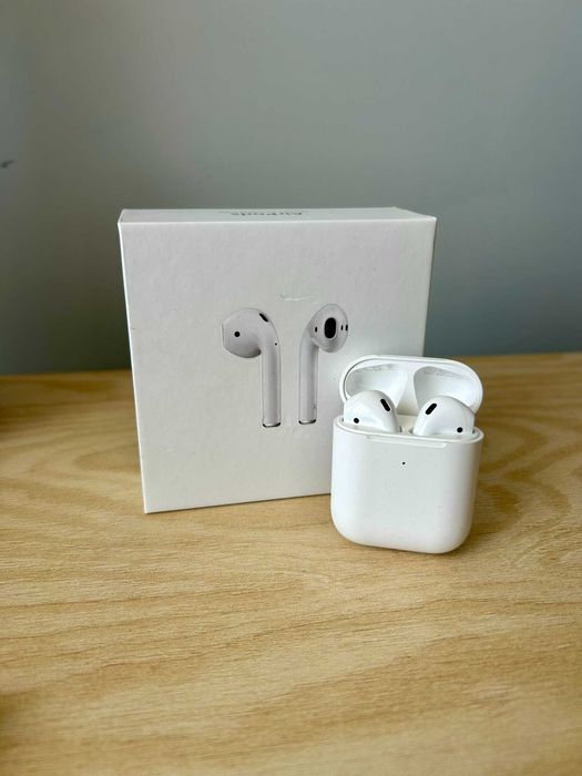 Apple AirPods (2nd Generation)