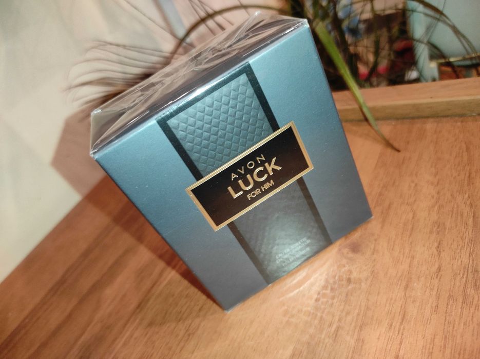 парфюми Luck AVON