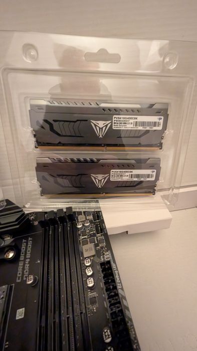 Ryzen 5 3600 + MSI B550 Tomahawk + 16 GB DDR4 Patriot Viper Steel