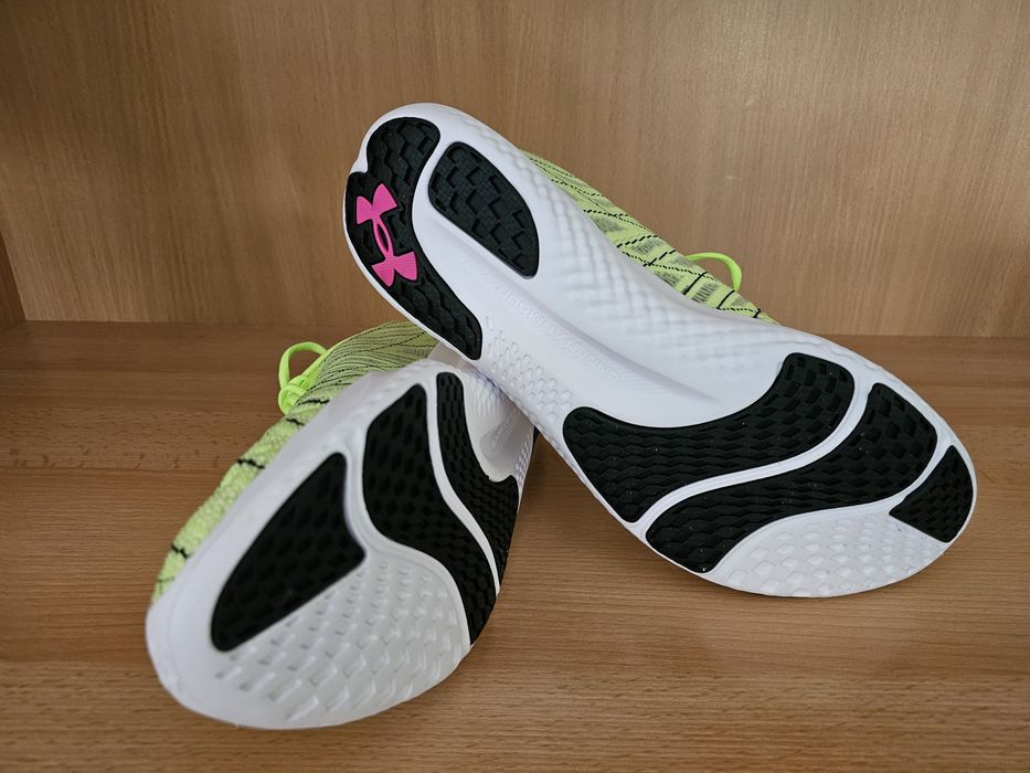 Спортни мъжки обувки Under Armour  Charged Breeze 2
