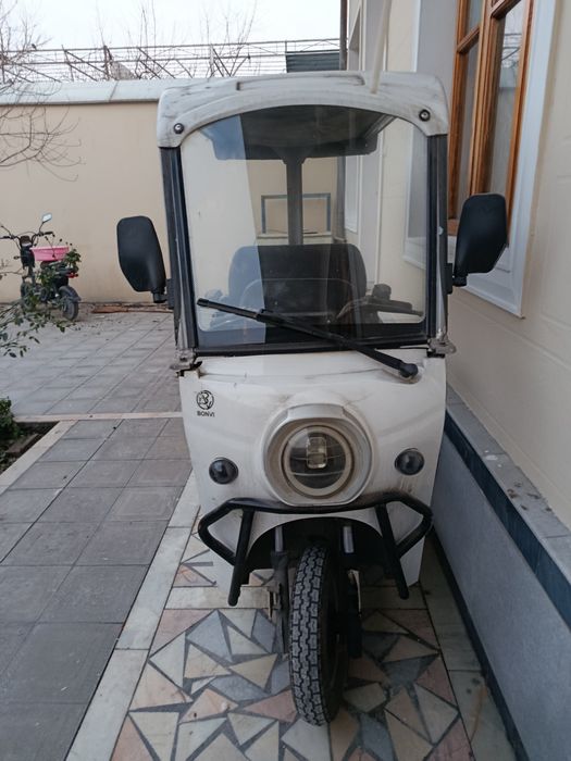 Uch oyoqli skuter 3 oyoqli skuter