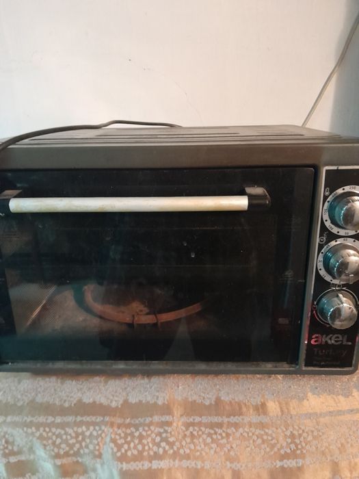 Духовой шкаф в отличном состоянии.АКЕЛЬ