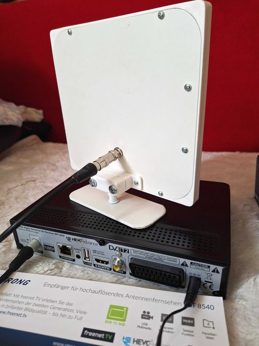 antena auto Receptor digital Strong SRT8540 DVB-T2 canale free+ antena