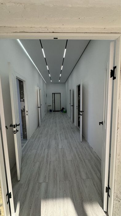 Жаңадан салынған үлкен үй!