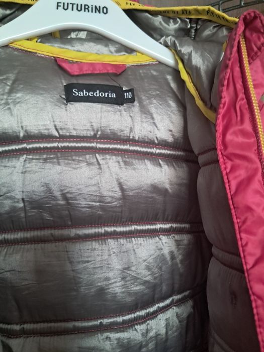 Продам осеннию куртку размер 110