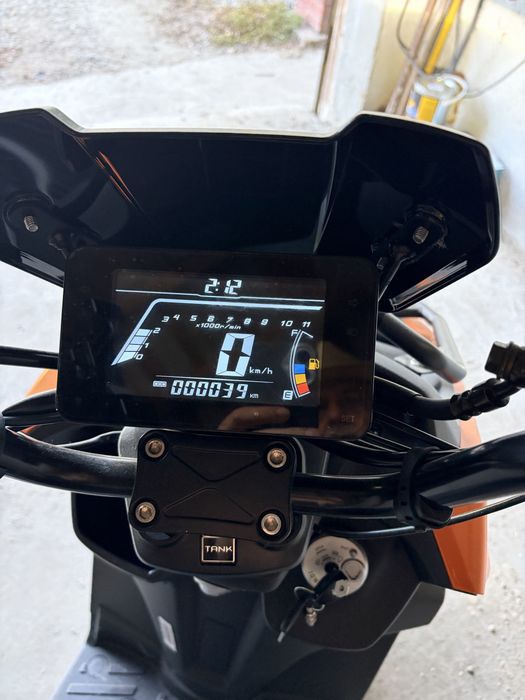Scuter pe benzina limitat la 50km/h poate fi condus cu permis cat B