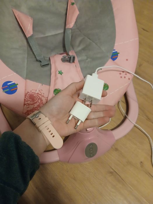 Leagan electric multifunctional pentru bebelusi