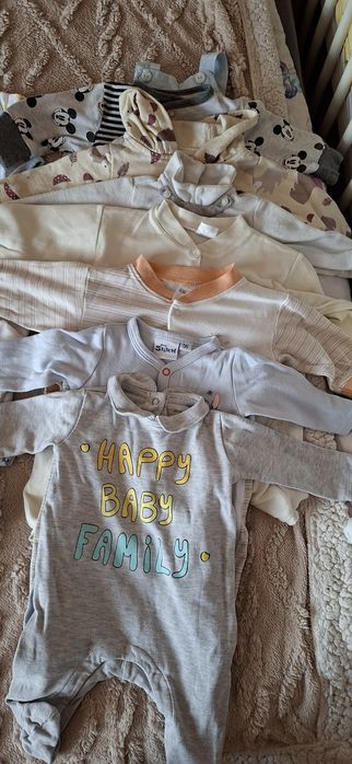 Lot haine nou nascut marime 50/56 + pampers nr 1