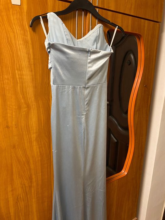 Vând rochie elegantă