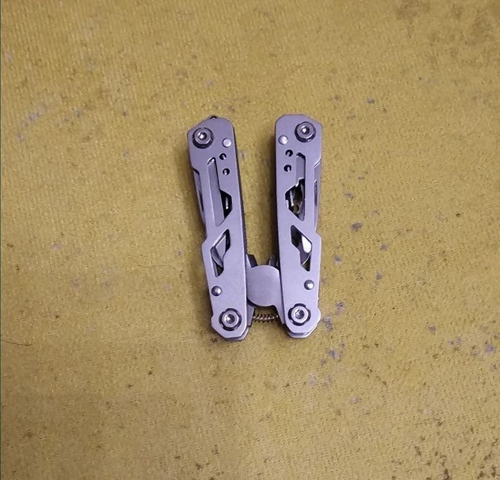 Minicleste multifunctional