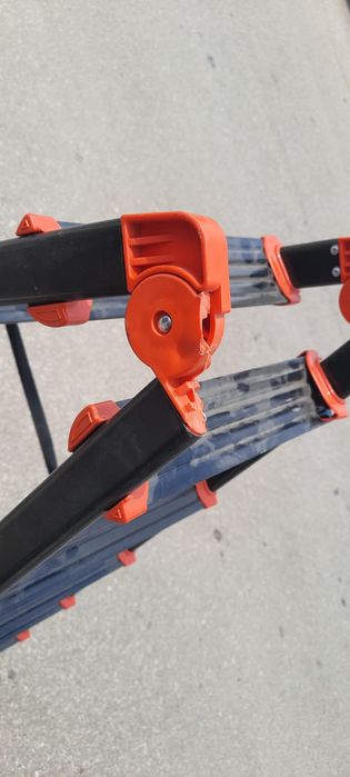 Scara metalica dubla