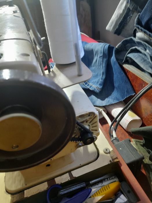 Masina de cusut liniara Brother