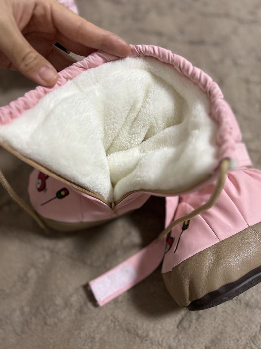 Продам Зимние пинетки для девочки