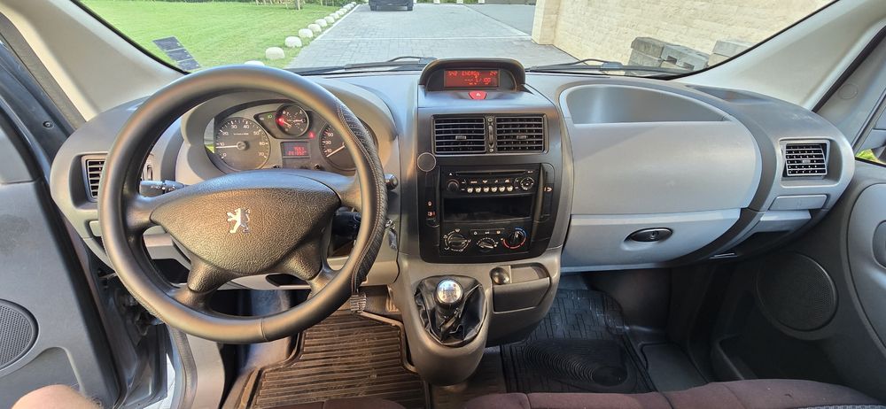 Peugeot Expert 1.6 HDi 90 к.с. | Климатик | Теглич | Парктроник | Регистриран