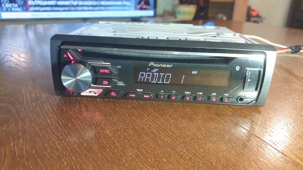 Авто радио плеър музика за кола Пайнер Pioneer CD MP-3 USB AUX Bluetooth  Блутут