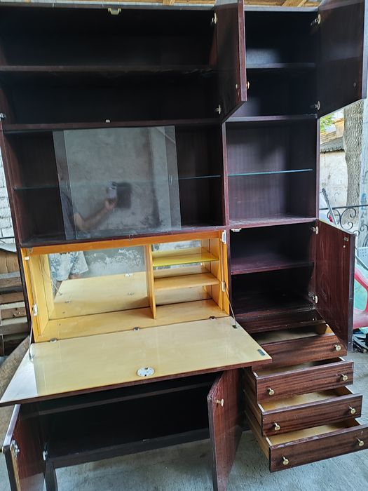 Сервант- шкаф советский