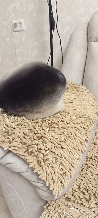 Берет норковый красивый