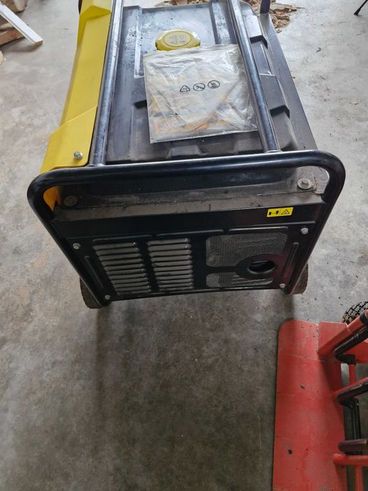Generator pe benzina