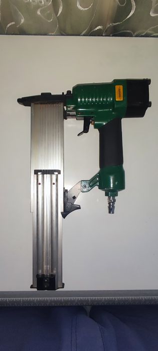 Пневматический пистолет гвозд