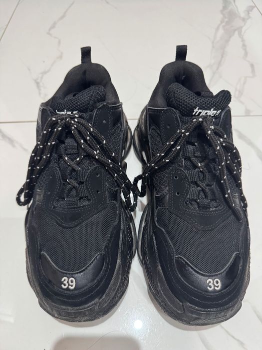 Balenciaga triple S black