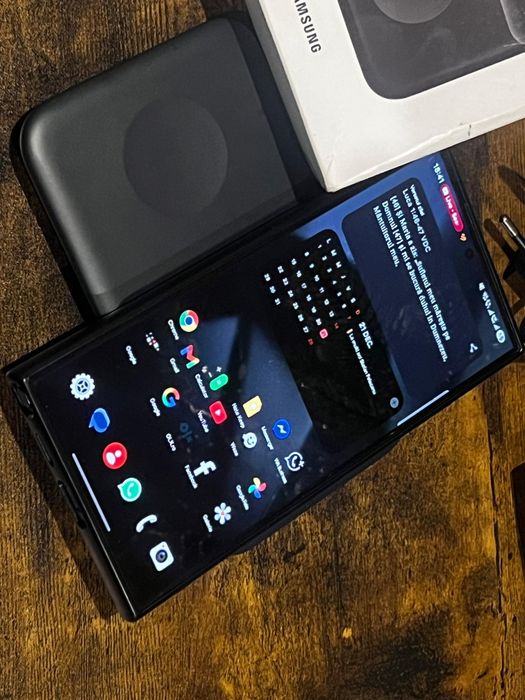 Samsung S24 Ultra 256gb + Samsung Wireless Charger Duo