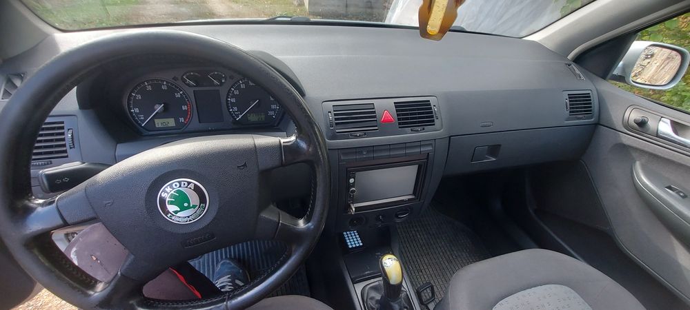 Vînd skoda fabia